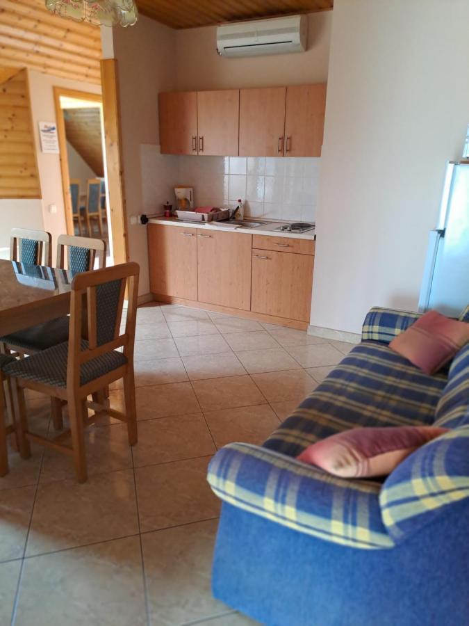 Alinka Apartmanhaz Apartment Balatonlelle
